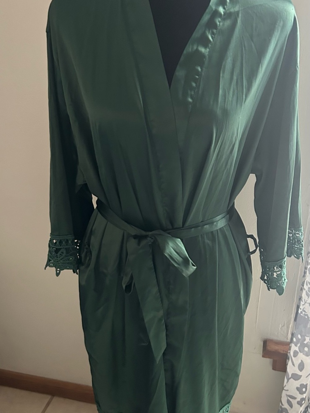 Satin Lace-Trim Robe in Deep Green - Women's Intimates